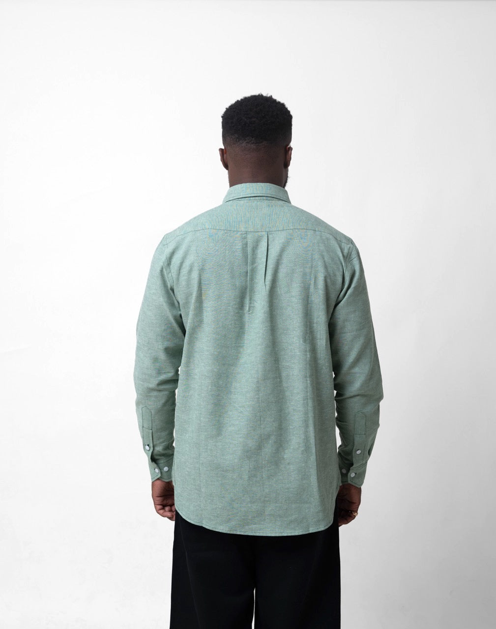 Chemise Unisexe en lin – Verte avec broderie Margouillat tête rouge